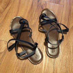 Black Mossimo strappy sandals, size 8